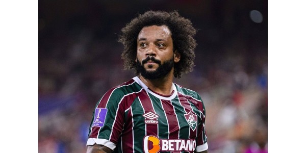 Marcelo, en berømt brasiliansk venstreback, annoncerede officielt sin pensionering Marcelo, en berømt brasiliansk venstreback, annoncerede officielt sin pensionering